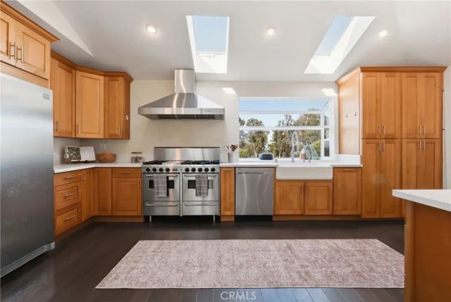 2 Hitching Post, Rolling Hills Estates, CA 90274
