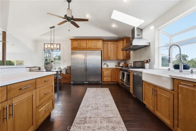 2 Hitching Post, Rolling Hills Estates, CA 90274