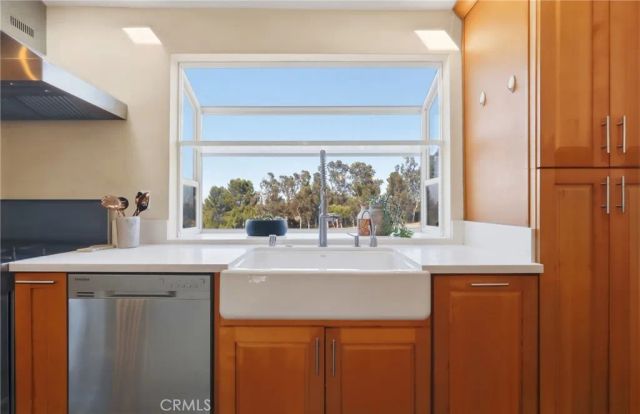 2 Hitching Post, Rolling Hills Estates, CA 90274