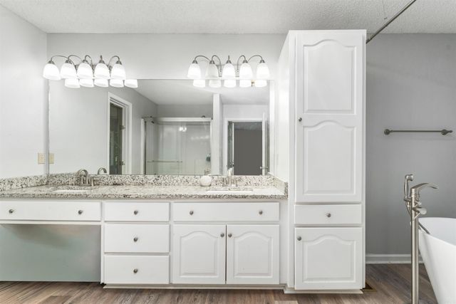 23 San Clemente Circle, Hot Springs Village, AR 71909