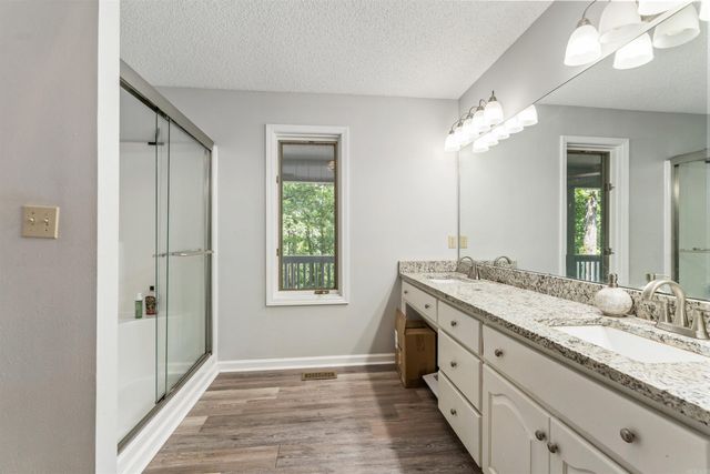 23 San Clemente Circle, Hot Springs Village, AR 71909