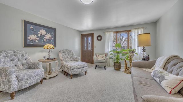 2211 N 37th STREET, Sheboygan, WI 53083