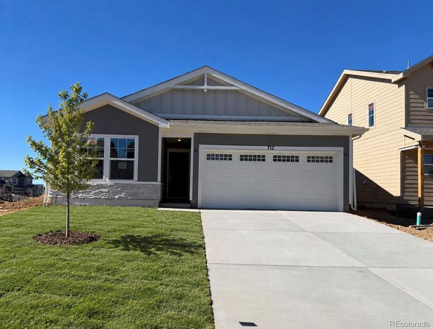 786 N Carrie Court, Watkins, CO 80137