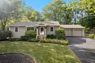 231 Evergreen Drive, Batavia, IL 60510
