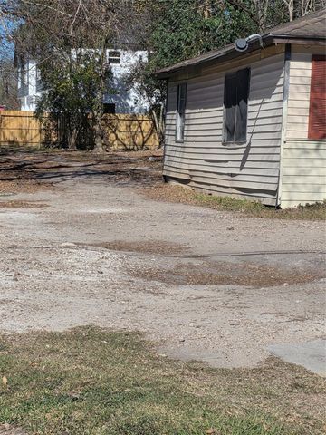 5101 Mallow Street, Houston, TX 77033