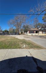 5101 Mallow Street, Houston, TX 77033