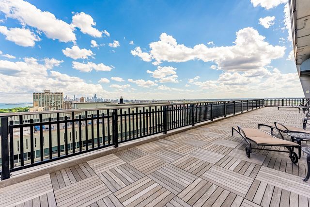 3600 N Lake Shore Drive 907, Chicago, IL 60613