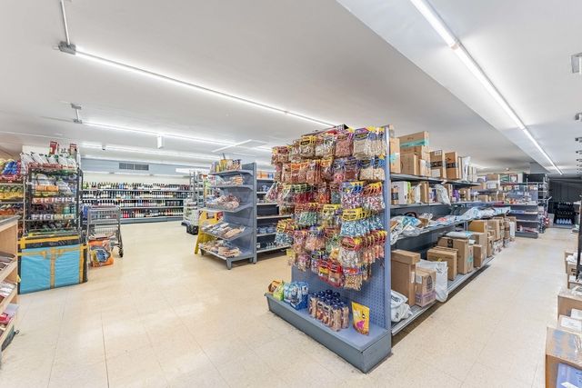 3600 N Lake Shore Drive 907, Chicago, IL 60613