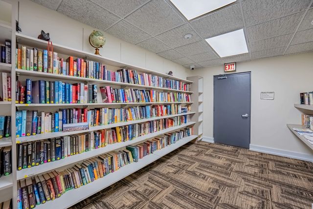 3600 N Lake Shore Drive 907, Chicago, IL 60613