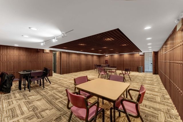 3600 N Lake Shore Drive 907, Chicago, IL 60613