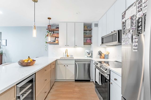 3600 N Lake Shore Drive 907, Chicago, IL 60613