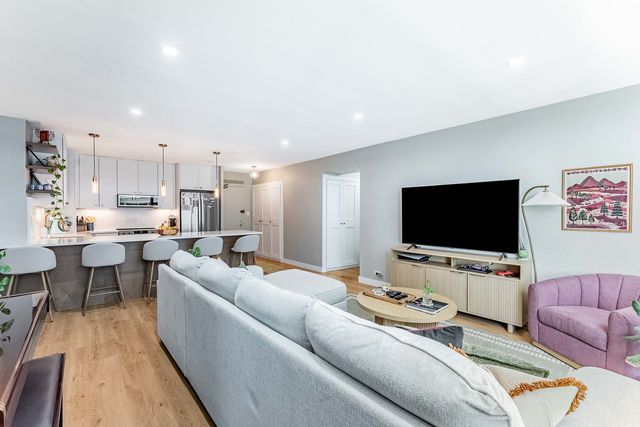 3600 N Lake Shore Drive 907, Chicago, IL 60613