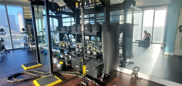 185 SW 7th St 3309, Miami, FL 33130