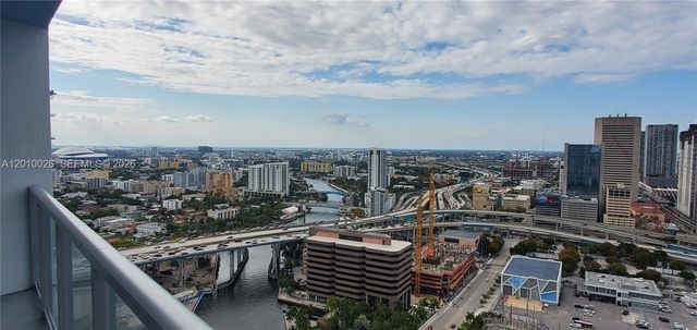 185 SW 7th St 3309, Miami, FL 33130