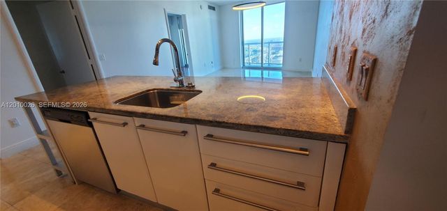 185 SW 7th St 3309, Miami, FL 33130