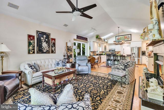 100 FERRY POINT RD, Burgess, VA 22432