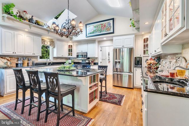 100 FERRY POINT RD, Burgess, VA 22432