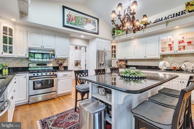 100 FERRY POINT RD, Burgess, VA 22432
