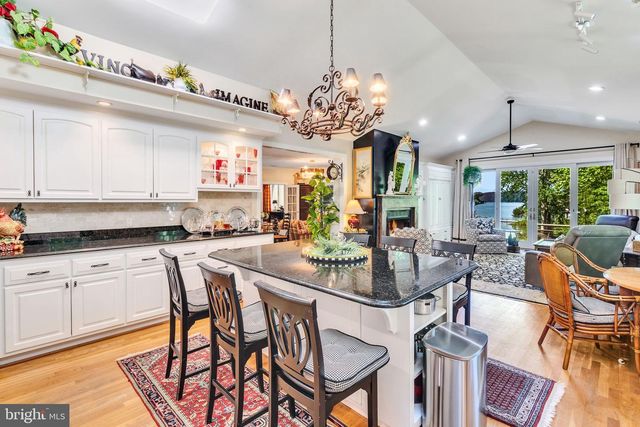 100 FERRY POINT RD, Burgess, VA 22432
