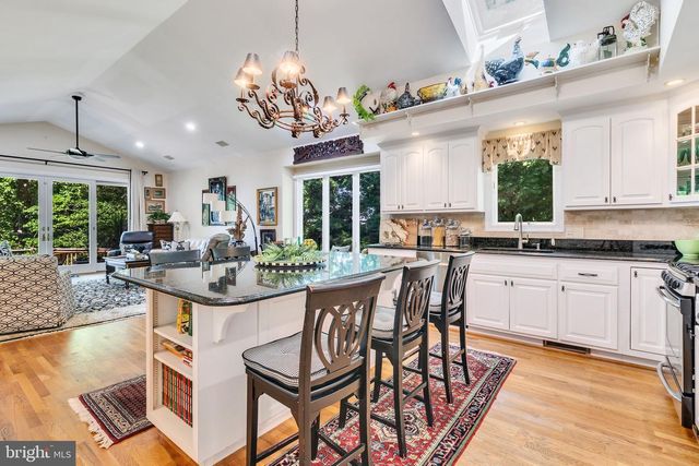 100 FERRY POINT RD, Burgess, VA 22432