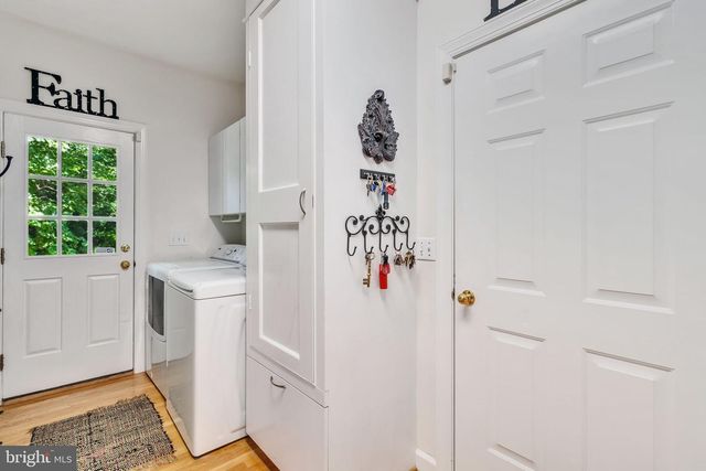 100 FERRY POINT RD, Burgess, VA 22432