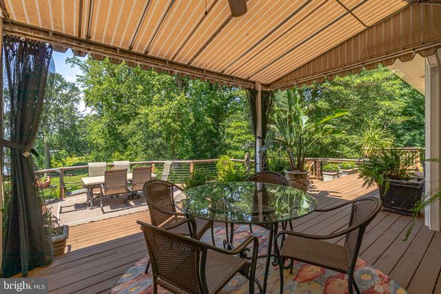 100 FERRY POINT RD, Burgess, VA 22432