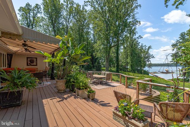 100 FERRY POINT RD, Burgess, VA 22432