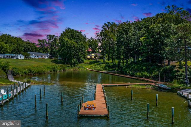 100 FERRY POINT RD, Burgess, VA 22432