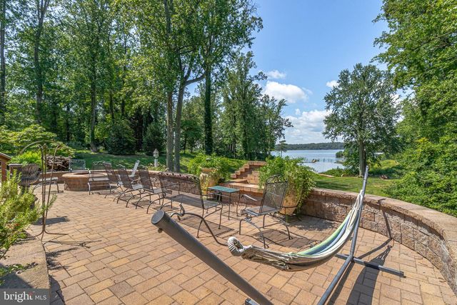 100 FERRY POINT RD, Burgess, VA 22432