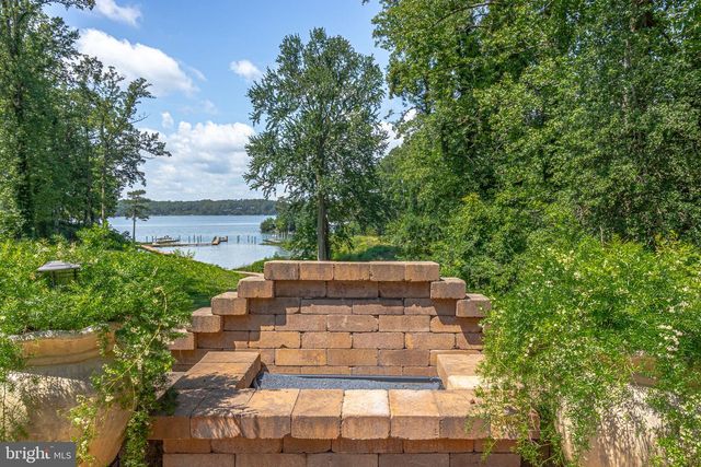 100 FERRY POINT RD, Burgess, VA 22432