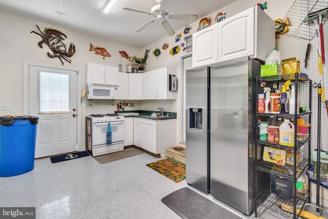 100 FERRY POINT RD, Burgess, VA 22432
