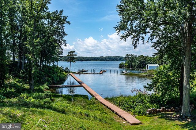 100 FERRY POINT RD, Burgess, VA 22432