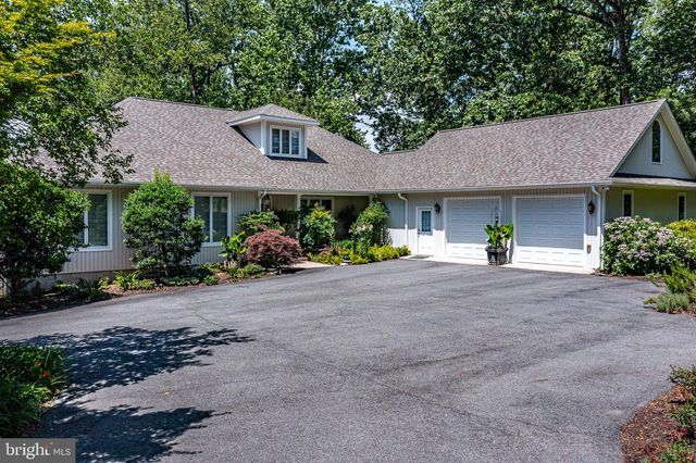 100 FERRY POINT RD, Burgess, VA 22432
