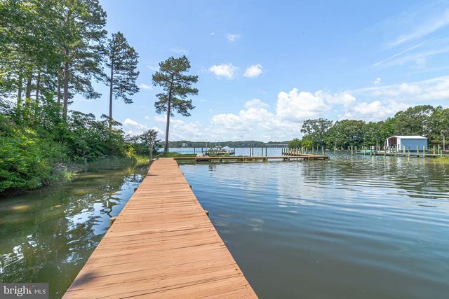100 FERRY POINT RD, Burgess, VA 22432
