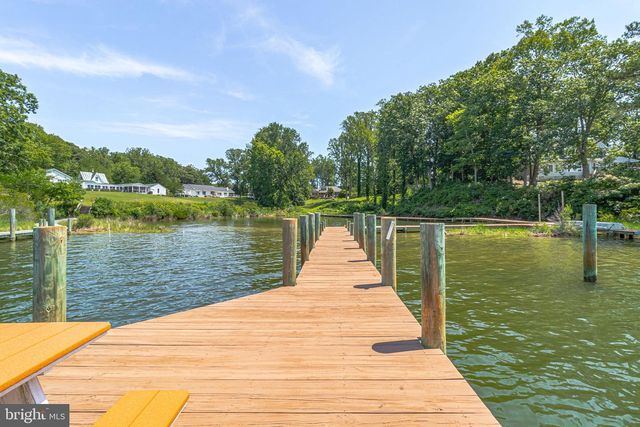 100 FERRY POINT RD, Burgess, VA 22432