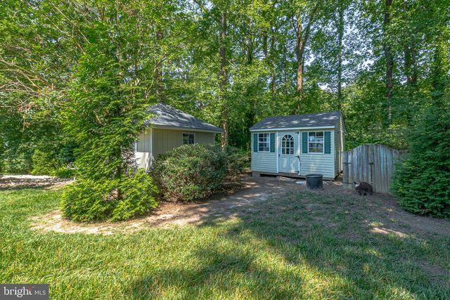 100 FERRY POINT RD, Burgess, VA 22432