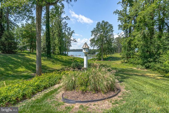 100 FERRY POINT RD, Burgess, VA 22432