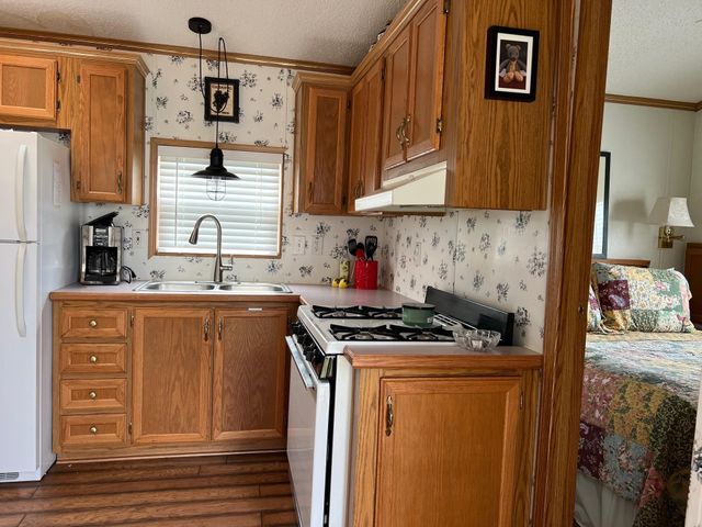 2221 Grass Lake Avenue 285, Lake, MI 48632