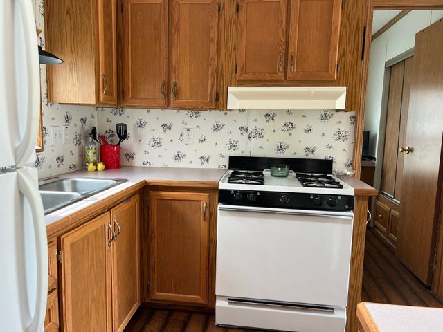 2221 Grass Lake Avenue 285, Lake, MI 48632