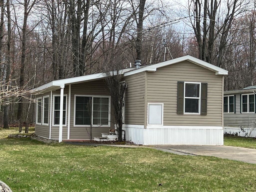 2221 Grass Lake Avenue 285, Lake, MI 48632