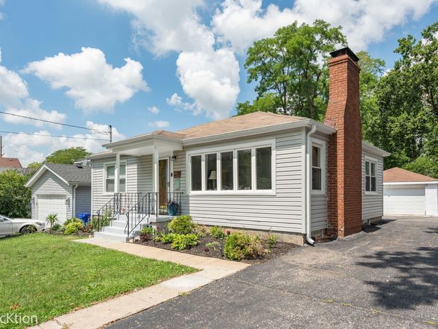 1515 Hill Avenue, Wheaton, IL 60187