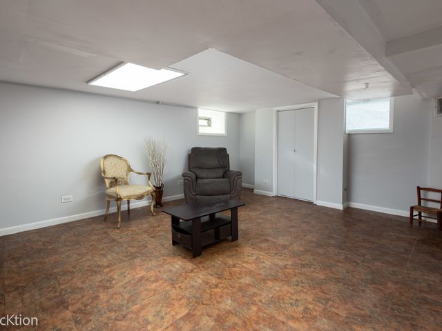 1515 Hill Avenue, Wheaton, IL 60187