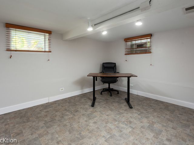 1515 Hill Avenue, Wheaton, IL 60187