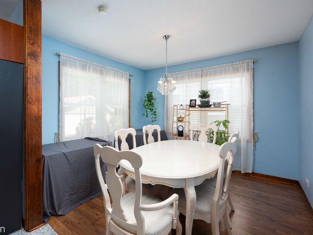 1515 Hill Avenue, Wheaton, IL 60187