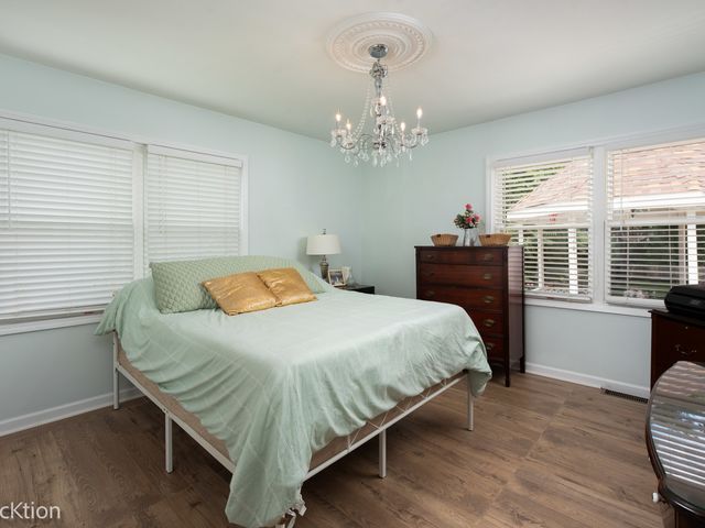 1515 Hill Avenue, Wheaton, IL 60187
