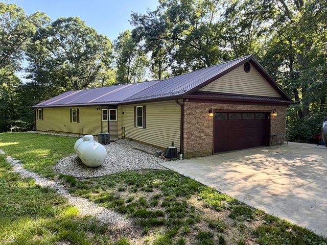 5820 E Robinson Road, Bloomington, IN 47408