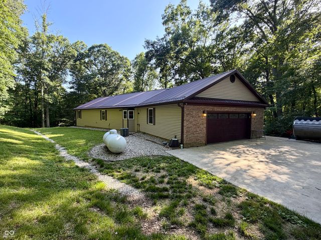 5820 E Robinson Road, Bloomington, IN 47408