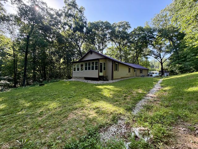 5820 E Robinson Road, Bloomington, IN 47408