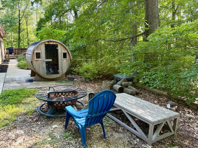 5820 E Robinson Road, Bloomington, IN 47408