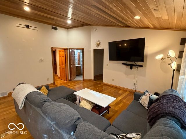 5820 E Robinson Road, Bloomington, IN 47408